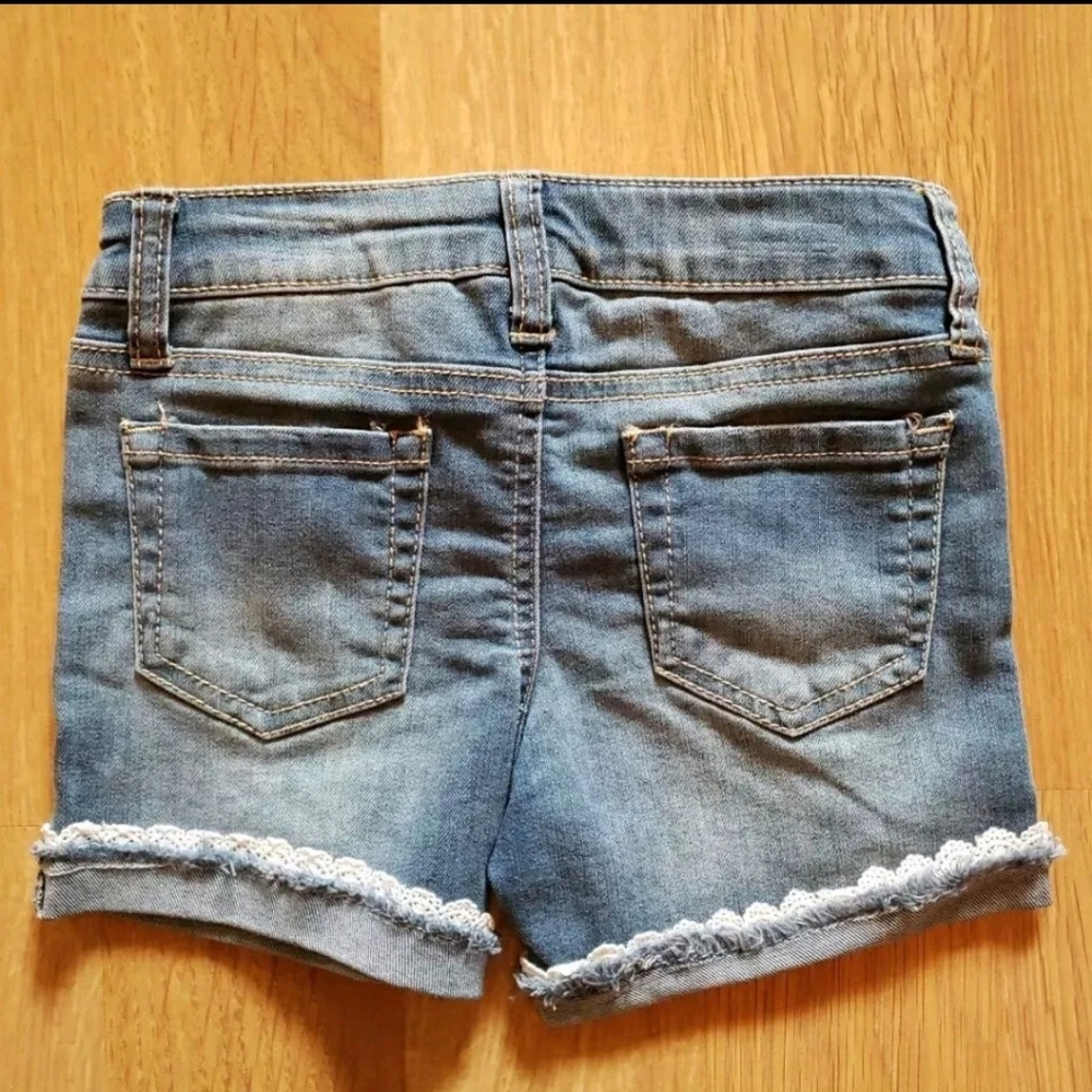 Hippie Girl NWT Girls Size 5 Reg-Rise Stretch Lace Trim Denim Shorts - Picture 2 of 9